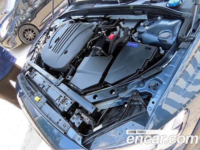 Volvo V60 Cross Country (II) B5 Ultimate AWD 2023 — фото 23