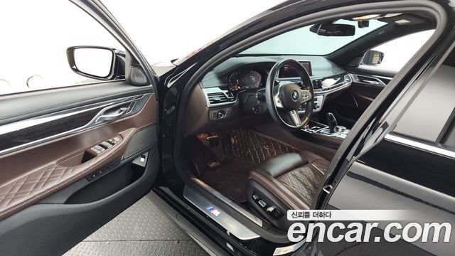 BMW 7 Series (G11) 730d xDrive M Sport 2020 — фото 10