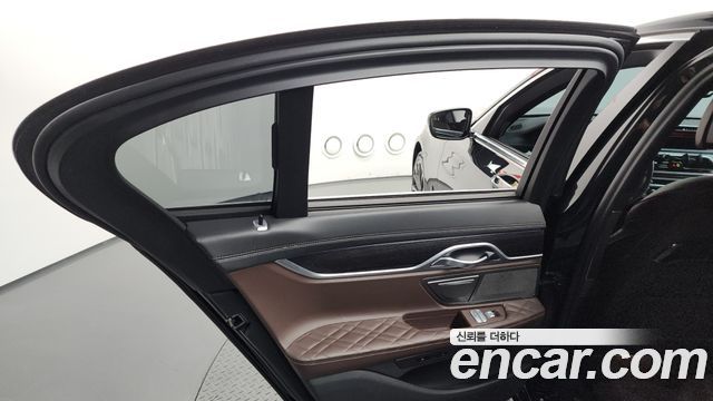 BMW 7 Series (G11) 730d xDrive M Sport 2020 — фото 25