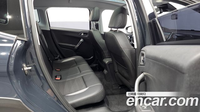 Peugeot 2008 1.6 BlueHDi Allure 2017 — фото 16
