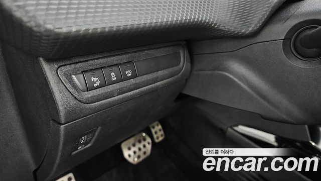 Peugeot 2008 1.6 BlueHDi Allure 2017 — фото 17