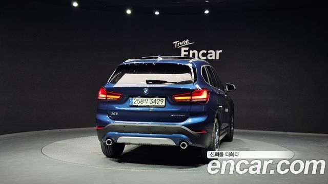BMW X1 (F48) xDrive 20i xLine 2021 — фото 4