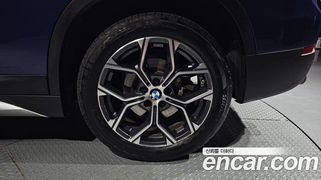BMW X1 (F48) xDrive 20i xLine 2021 — фото 27