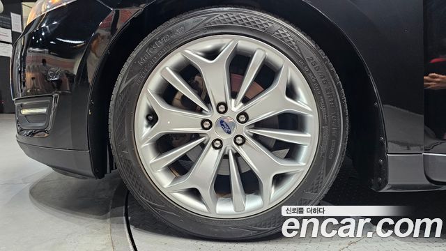 Ford Taurus 2.0 Limited EcoBoost 6th 2016 — фото 5