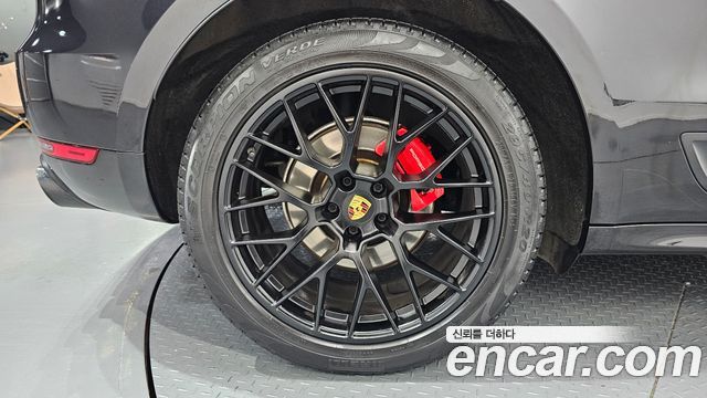 Porsche Macan 3.0 GTS 95B 2018 — фото 5