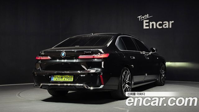 BMW 7 Series (G70) 740d xDrive M Sport 2024 — фото 2