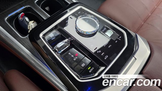 BMW 7 Series (G70) 740d xDrive M Sport 2024 — фото 9