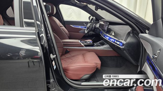 BMW 7 Series (G70) 740d xDrive M Sport 2024 — фото 15