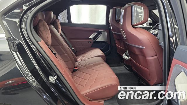 BMW 7 Series (G70) 740d xDrive M Sport 2024 — фото 16