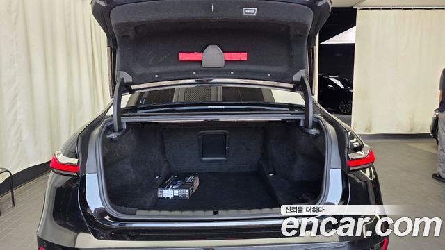 BMW 7 Series (G70) 740d xDrive M Sport 2024 — фото 24