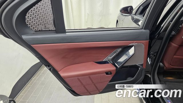 BMW 7 Series (G70) 740d xDrive M Sport 2024 — фото 31