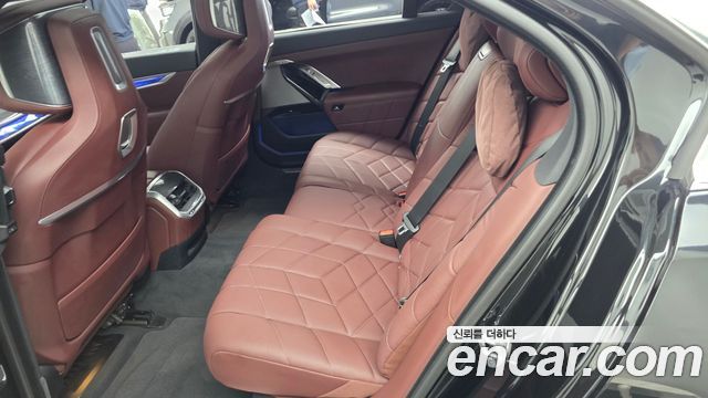 BMW 7 Series (G70) 740d xDrive M Sport 2024 — фото 32