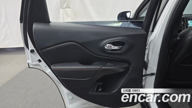 Jeep Cherokee (KL) 3.2 Trailhawk AWD 2020 — фото 25