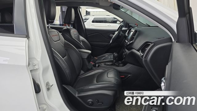 Jeep Cherokee (KL) 3.2 Trailhawk AWD 2020 — фото 26