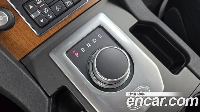 Land Rover Discovery 4 3.0 SDV6 SE 2016 — фото 9
