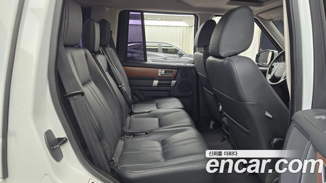 Land Rover Discovery 4 3.0 SDV6 SE 2016 — фото 11
