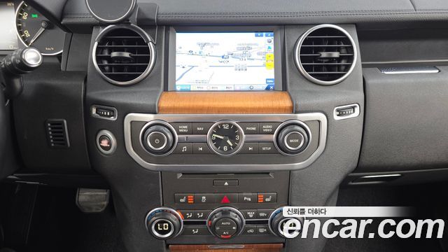 Land Rover Discovery 4 3.0 SDV6 SE 2016 — фото 13
