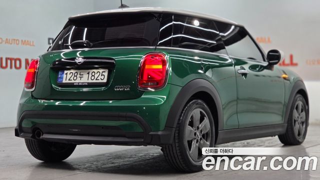 MINI Cooper Classic Third Generation 2022 — фото 4