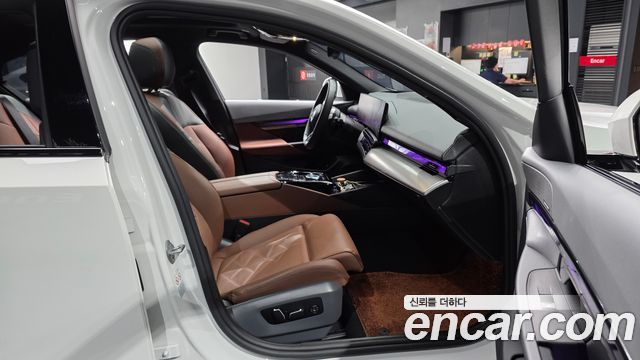 BMW 5 Series (G60) 530i xDrive M Sport 2024 — фото 26