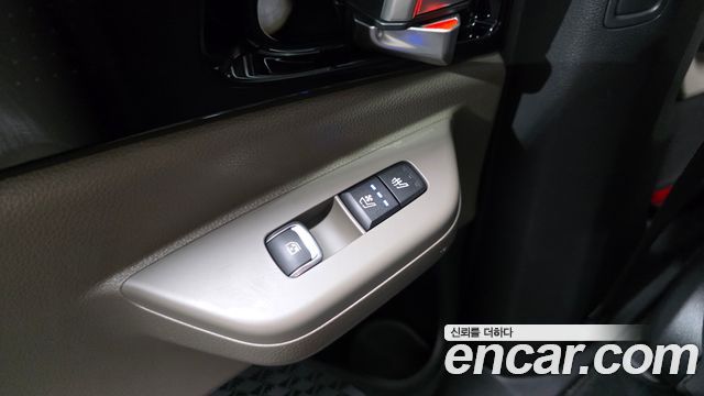 Kia Carnival (IV) HEV 9seater Signature 2024 — фото 28
