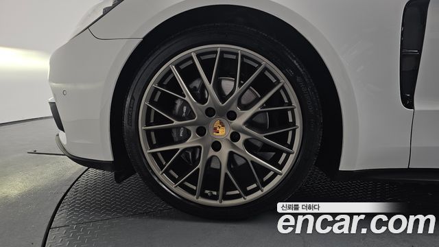 Porsche Panamera (971) 3.0 AWD 2018 — фото 5