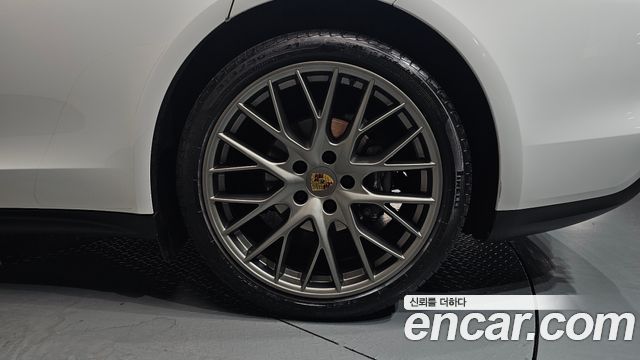 Porsche Panamera (971) 3.0 AWD 2018 — фото 21