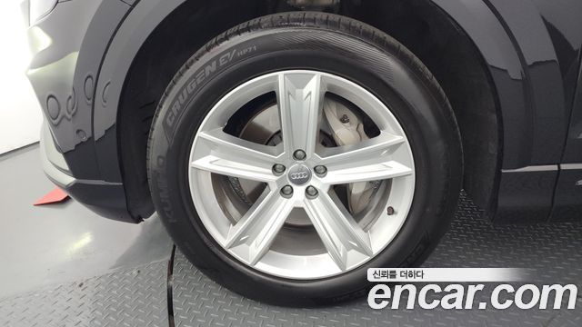 Audi Q8 (4M) 45 TDI Quattro Premium 2021 — фото 5