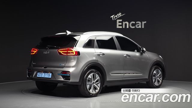 Kia Niro EV Noblesse 2022 — фото 2