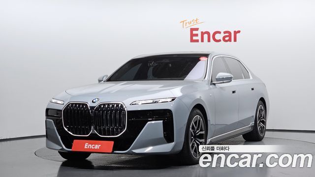 BMW 7 Series (G70) 740i xDrive M Sport 2025 — фото 1
