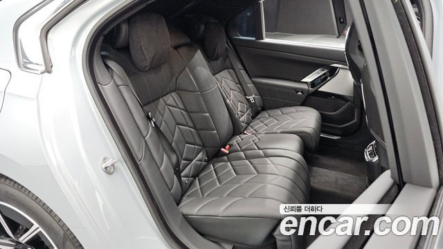 BMW 7 Series (G70) 740i xDrive M Sport 2025 — фото 11
