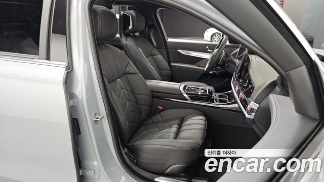 BMW 7 Series (G70) 740i xDrive M Sport 2025 — фото 12