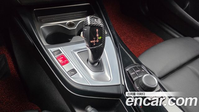 BMW 1 Series (F20) 118d Sport 5Door 2016 — фото 9