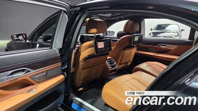 BMW 7 Series (G11) 740Li xDrive M Sport Package 2021 — фото 11
