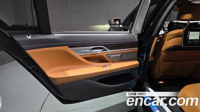 BMW 7 Series (G11) 740Li xDrive M Sport Package 2021 — фото 25