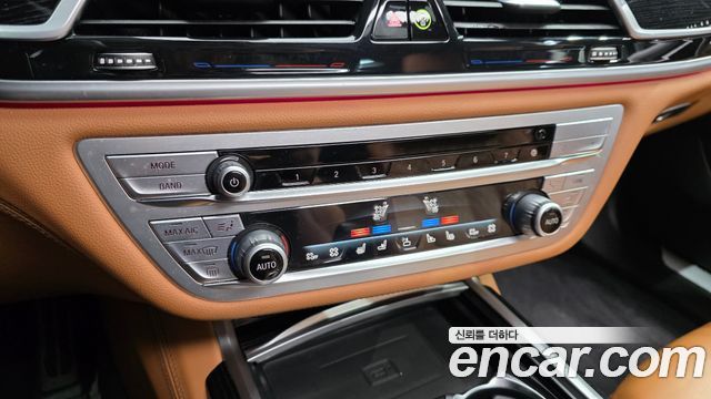 BMW 7 Series (G11) 740Li xDrive M Sport Package 2021 — фото 31
