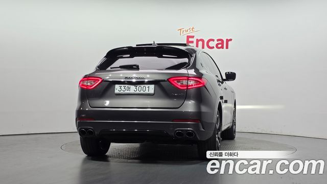Maserati Levante 3.0 Diesel AWD Sport 2017 — фото 4
