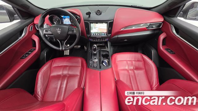 Maserati Levante 3.0 Diesel AWD Sport 2017 — фото 7