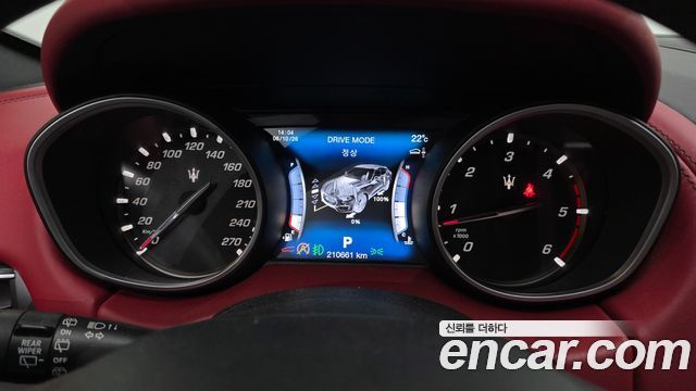 Maserati Levante 3.0 Diesel AWD Sport 2017 — фото 8