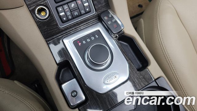 Land Rover Discovery 4 3.0 SDV6 HSE 2014 — фото 9