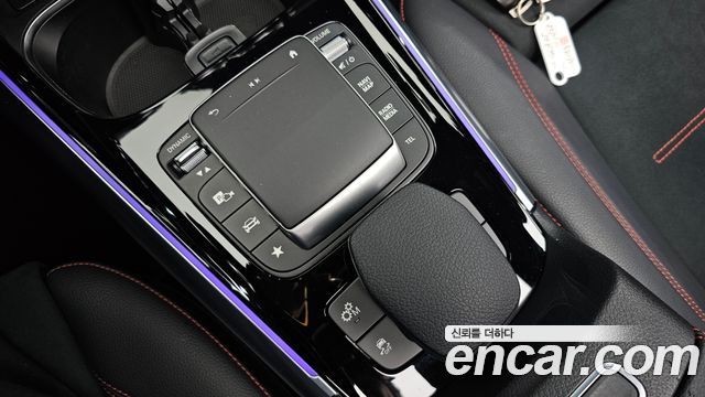 Mercedes-Benz GLA-Class (H247) GLA45 AMG 4MATIC+ 2022 — фото 17