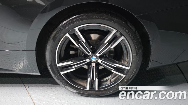 BMW 4 Series (G22) 420i M Sport Convertible 2023 — фото 5