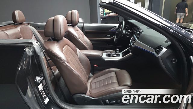 BMW 4 Series (G22) 420i M Sport Convertible 2023 — фото 11