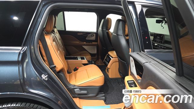 Lincoln Aviator (II) 3.0 Black Label AWD 2022 — фото 12