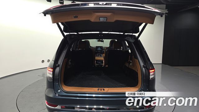 Lincoln Aviator (II) 3.0 Black Label AWD 2022 — фото 20