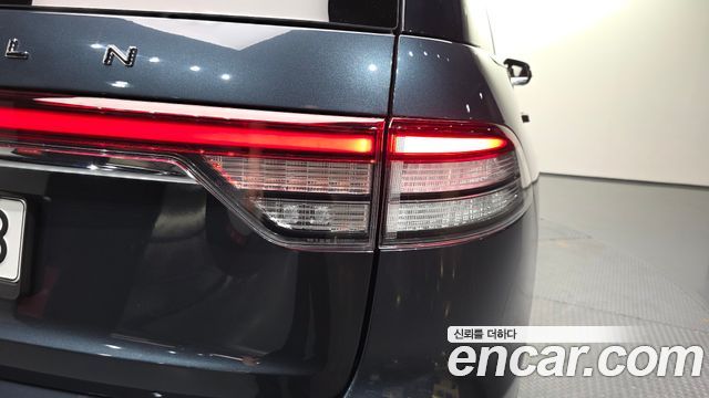 Lincoln Aviator (II) 3.0 Black Label AWD 2022 — фото 23