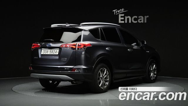 Toyota RAV4 2.5 4WD Hybrid 4th 2018 — фото 2
