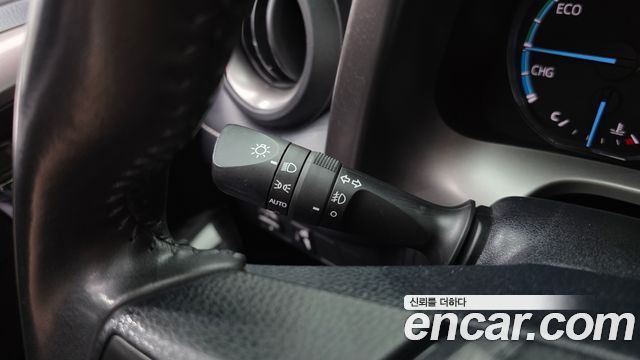 Toyota RAV4 2.5 4WD Hybrid 4th 2018 — фото 19