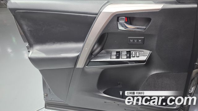 Toyota RAV4 2.5 4WD Hybrid 4th 2018 — фото 24