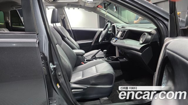 Toyota RAV4 2.5 4WD Hybrid 4th 2018 — фото 26