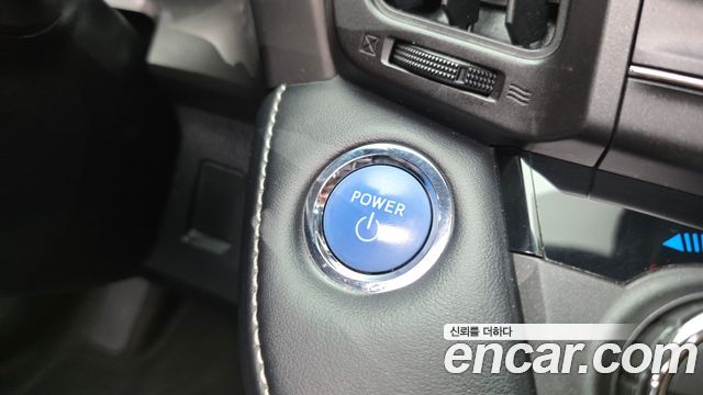 Toyota RAV4 2.5 4WD Hybrid 4th 2018 — фото 27